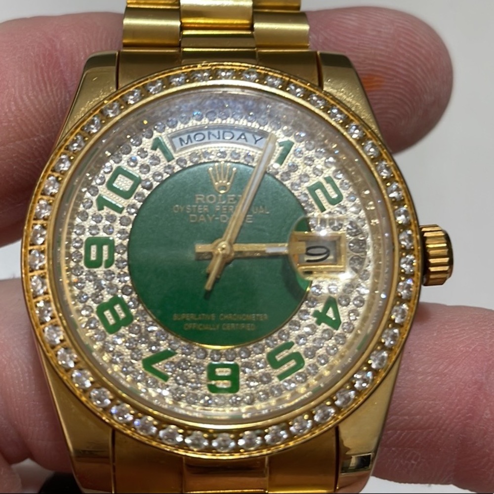R olex Day-Date 36 Green Diamond Paved Dial (r)